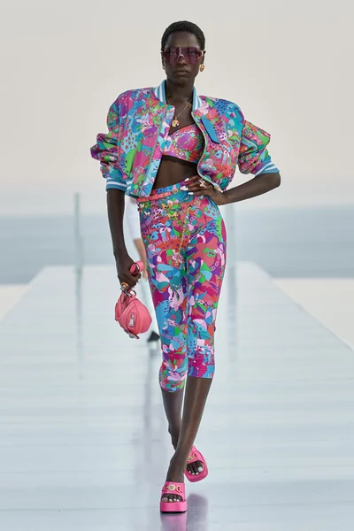 Look 19